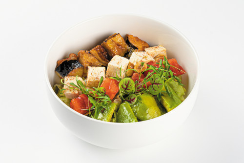 Кобб салат с копченым тофу