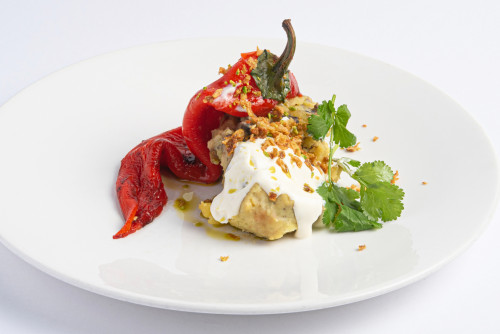 Мятый картофель с белыми грибами и перцем рамиро